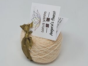 Lotus Yarn Angora´s Finest - nur zertifiziertes, ausgekämmtes Langhaar Fb. 845 Vanilla