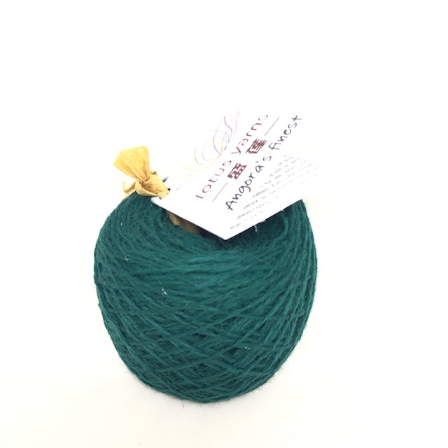 Lotus Yarn Angora´s Finest - nur zertifiziertes, ausgekämmtes Langhaar Fb. 051 Petrol