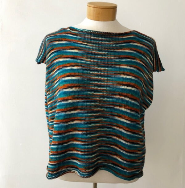 Gestricktes Shirt Franka aus der von Franziska Uhl handgefärbten Fine Merino - Modell Eisvogel – Bild 3