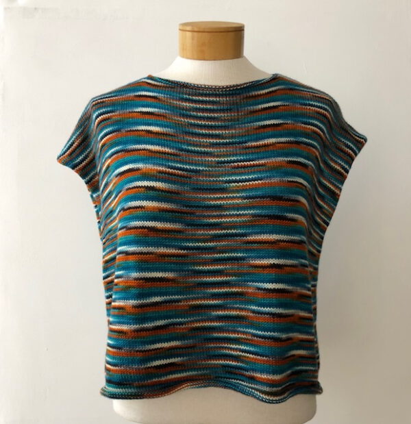 Gestricktes Shirt Franka aus der von Franziska Uhl handgefärbten Fine Merino - Modell Eisvogel