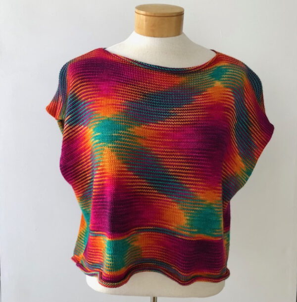 Gestricktes Shirt Sophie aus der von Franziska Uhl handgefärbten Fine Merino - Modell Flower Power