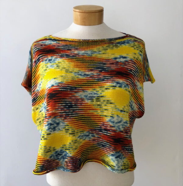 Gestricktes Shirt Sophie aus der von Franziska Uhl handgefärbten Fine Merino - Modell Pippi Langstrumpf