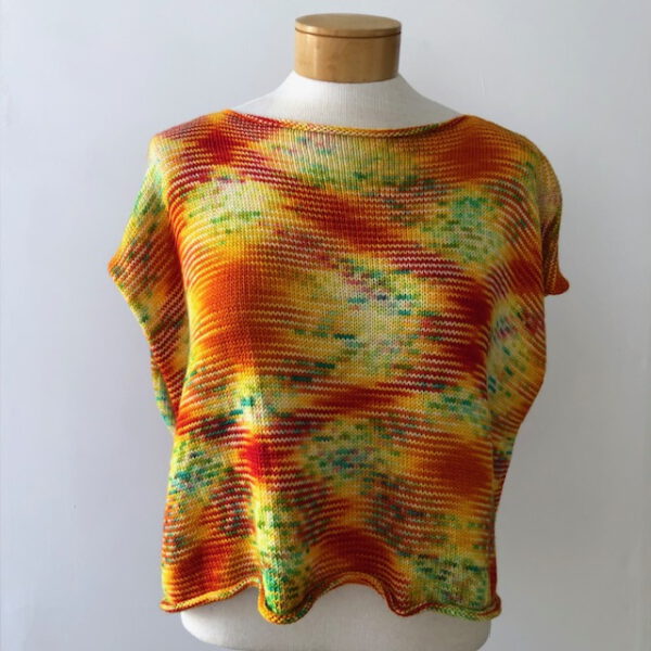 Gestricktes Shirt Sophie aus der von Franziska Uhl handgefärbten Fine Merino - Modell Widad - Liebe und Freundschaft – Bild 2