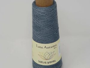 Lotus Yarns dünne Mischung aus Merinowolle, Tencel, Viskose und Kaschmir Late Autumn 17 Grey