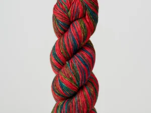 Handgefärbte selbststreifende Merinowolle von Urth Yarns Uneek Fingering Christmas
