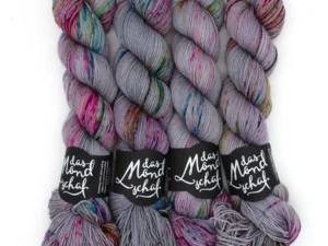 das Mondschaf Hydra handgefärbte Merino-Schurwolle - Greycorn