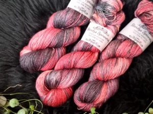 Stardys Spinnerey Merino Silk Sock Handgefärbte Sockenwolle mit Merino und Seide 205 Lady Macbeth