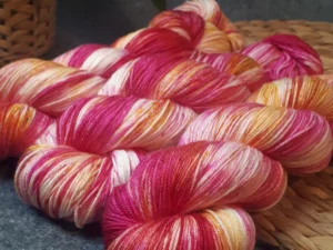 Stardys Spinnerey Merino Silk Sock Handgefärbte Sockenwolle mit Merino und Seide 613 Girlpower