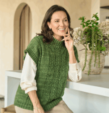 Pro_Lana_Modern_Classic_02-Modell_05_Pullunder-mit-Zopfmuster